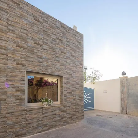 Maison Nina Holiday home *